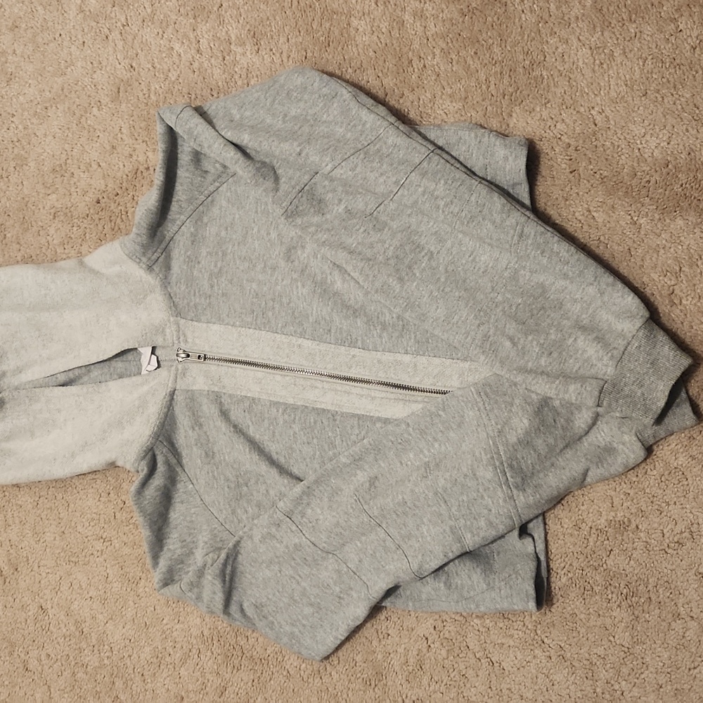 ZIP UP SWEATER